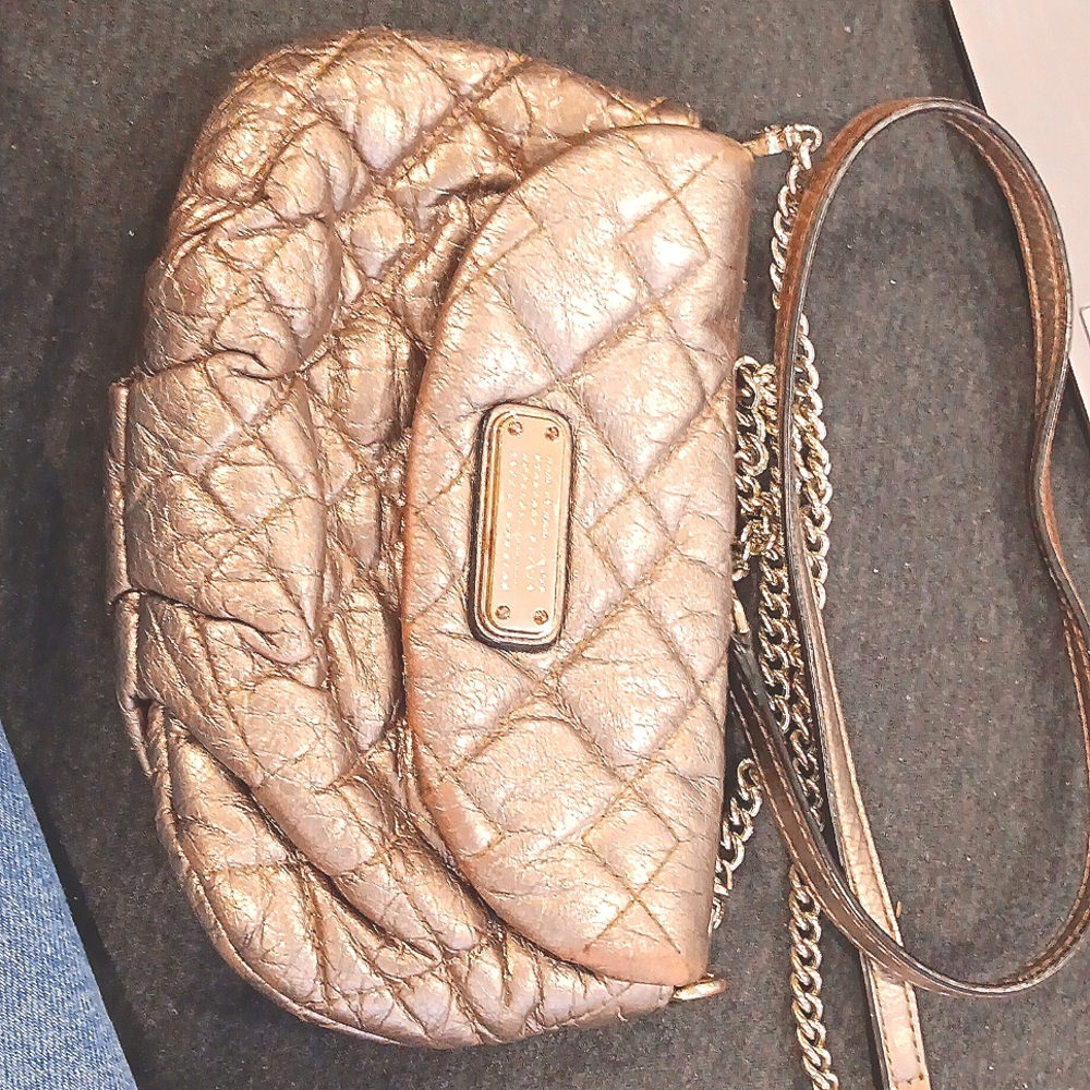 One size fits all brushed gold Marc Jacobs crossbody bag